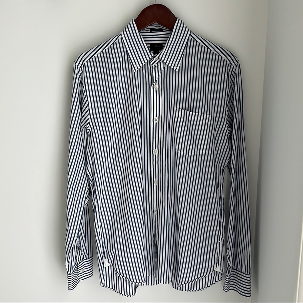 J.Crew Men’s Shirt in Blue and White Stripe